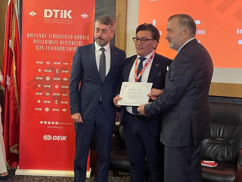 Murat Ateşalp, 2026’da beklentileri, riskleri ve fırsatları anlattı 5 Afbeelding van WhatsApp op 2025 12 16 om 17.49.30 8f2d2d1d