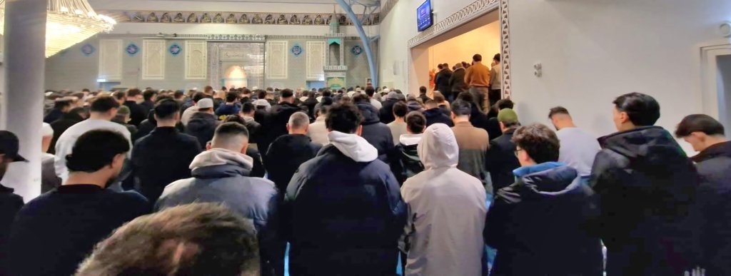 1299 Genç Sabah Namazında Buluştu: Rotterdam'da Tarihi Anlar 1 FB IMG 1765237159619 1