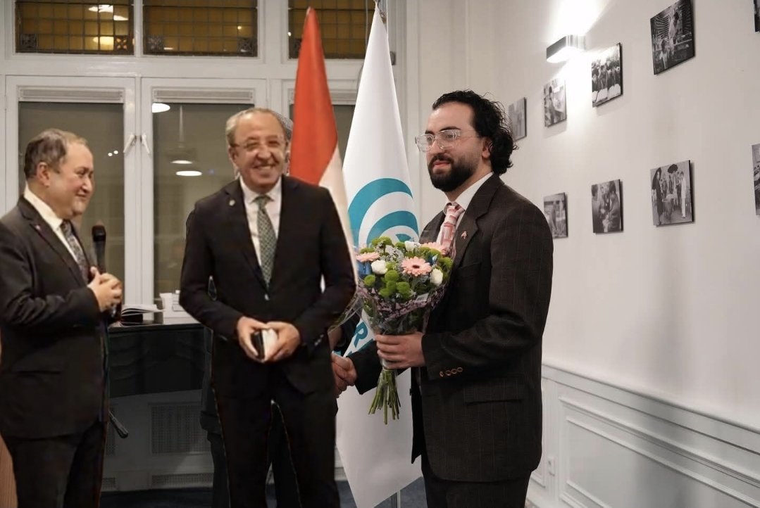 Screenshot 20251219 003919 Photo Editor 1