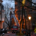 Amsterdam'da tarihi Vondelkerk Kilisesi'nde çıkan yangına müdahale ediliyor