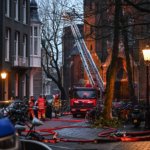 Amsterdam'da tarihi Vondelkerk Kilisesi'nde çıkan yangına müdahale ediliyor