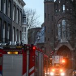Amsterdam'da tarihi Vondelkerk Kilisesi'nde çıkan yangına müdahale ediliyor