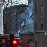Amsterdam'da tarihi Vondelkerk Kilisesi'nde çıkan yangına müdahale ediliyor