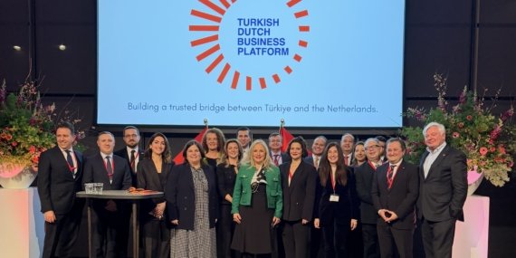 Hollanda'nın başkenti Amsterdam'da "Türkiye-Hollanda İş Platformu" kuruldu