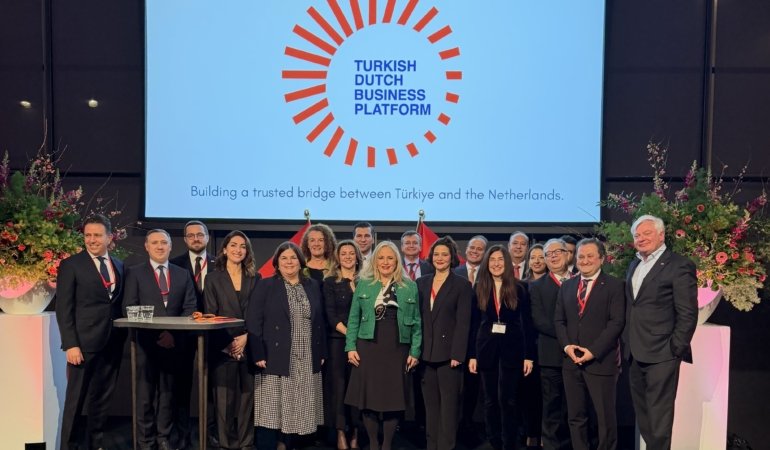 Hollanda'nın başkenti Amsterdam'da "Türkiye-Hollanda İş Platformu" kuruldu