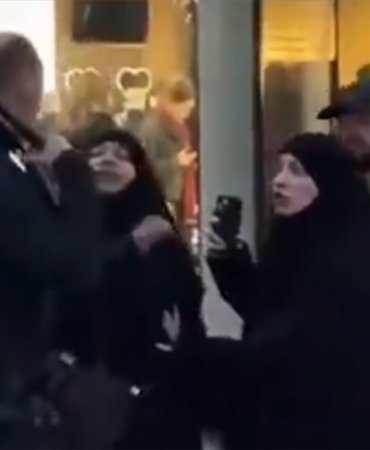 AA-20260128-40395187-40395186-HOLLANDADA_POLISIN_IKI_MUSLUMAN_KADINA_IRKCI_SIDDET_UYGULADIGI_IDDIASI_SORUSTURULUYOR