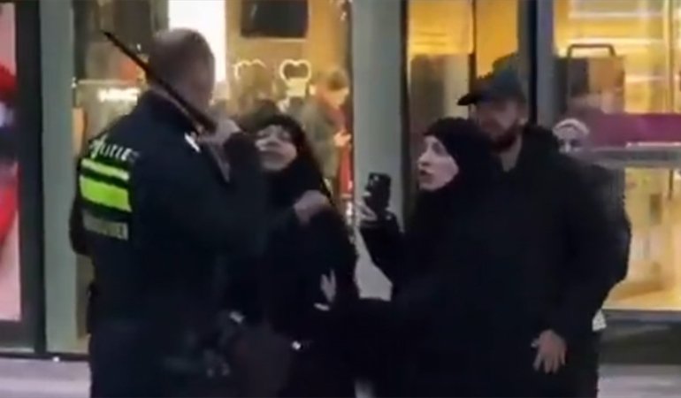 AA-20260128-40395187-40395186-HOLLANDADA_POLISIN_IKI_MUSLUMAN_KADINA_IRKCI_SIDDET_UYGULADIGI_IDDIASI_SORUSTURULUYOR