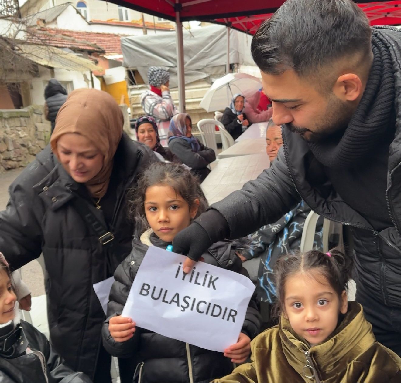 Vatan Sevdalıları Vakfı, yoksullukla mücadelede 200 aileye umut oldu. 2 IMG 20260112 WA0085