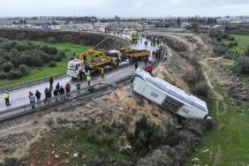 AA-20260201-40425597-40425592-ANTALYADA_DEVRILEN_YOLCU_OTOBUSUNDEKI_8_KISI_OLDU_26_KISI_YARALANDI