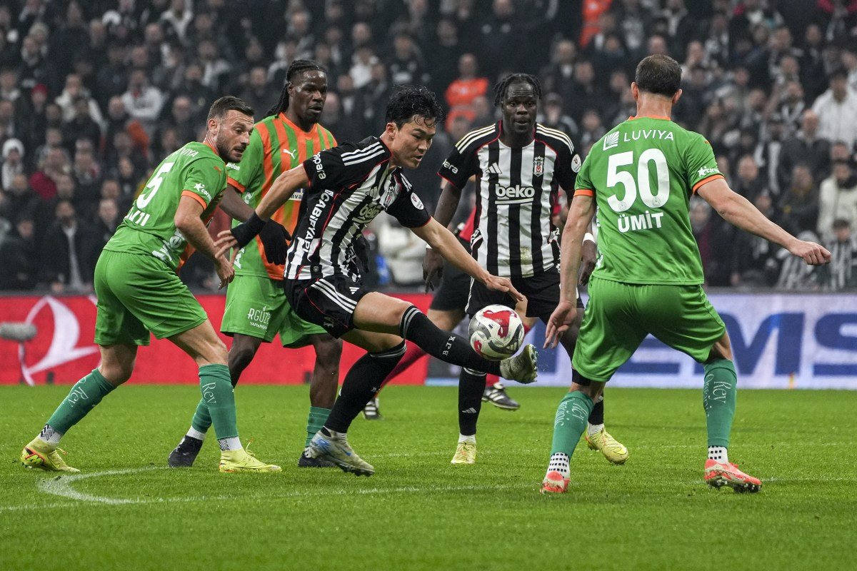 AA 20260208 40496985 40496981 BESIKTAS CORENDON ALANYASPORA 1