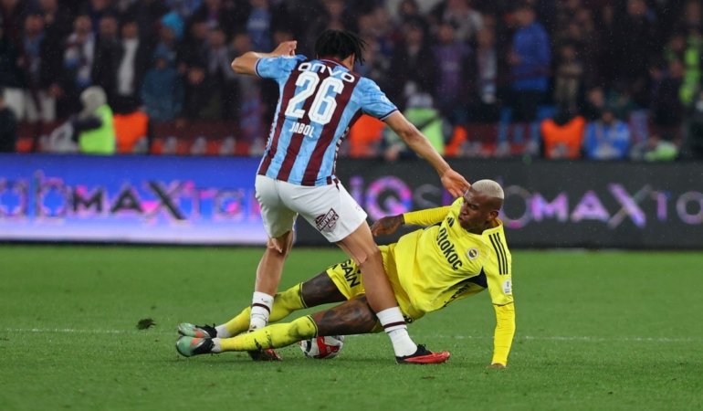 AA-20260214-40557416-40557397-TRABZONSPOR_FENERBAHCE