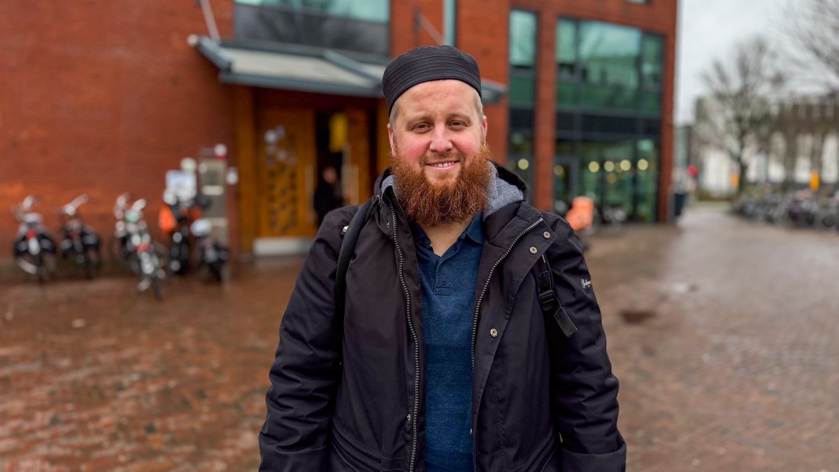 AA 20260223 40642774 40642772 HOLLANDALI MUHTEDI DENTH ANLAM ARAYISINI VE ISLAMLA TANISMASINI ANLATTI