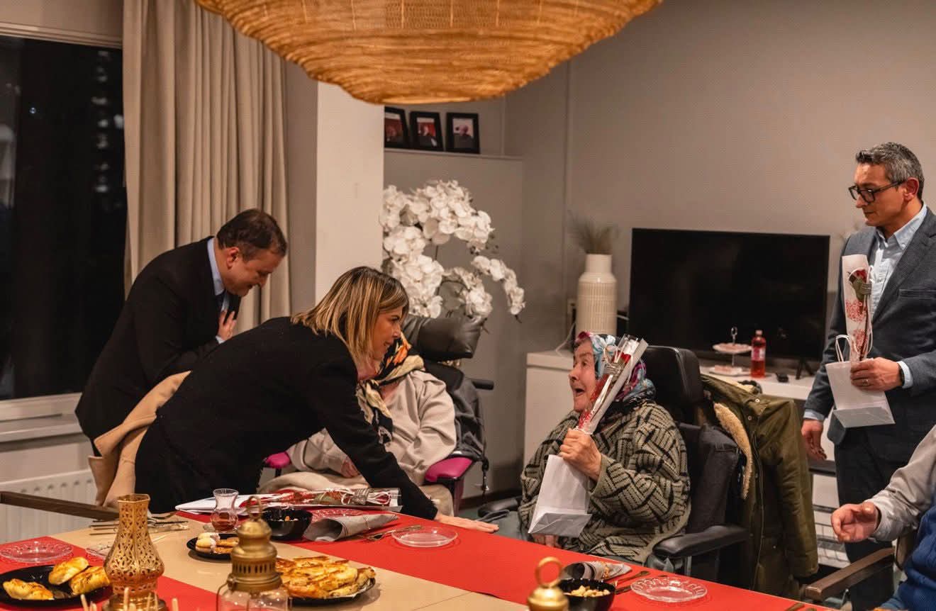 Gurbetteki Çınarlara Anlamlı Vefa: Başkonsolos Ersoy’dan Duygulandıran Ziyaret 1 FB IMG 1770916000592