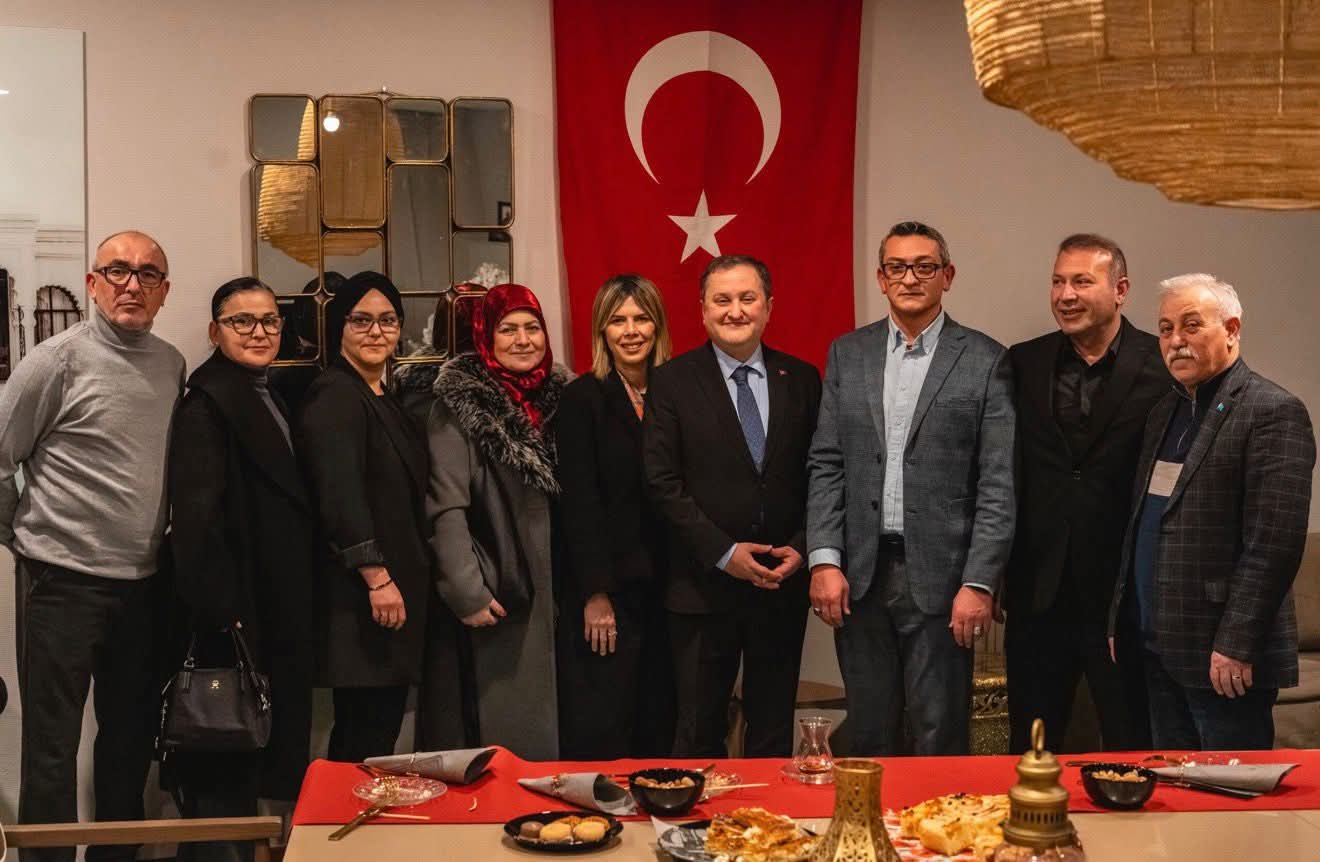 Gurbetteki Çınarlara Anlamlı Vefa: Başkonsolos Ersoy’dan Duygulandıran Ziyaret 6 FB IMG 1770916005528