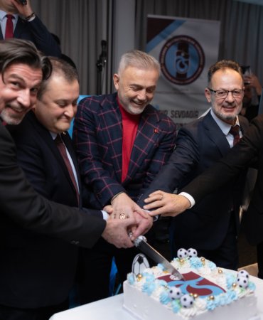 Avrupa’da Bordo-Mavi Buluşma: Hollanda’da Trabzonspor Gala Gecesi 11 RO1_4725