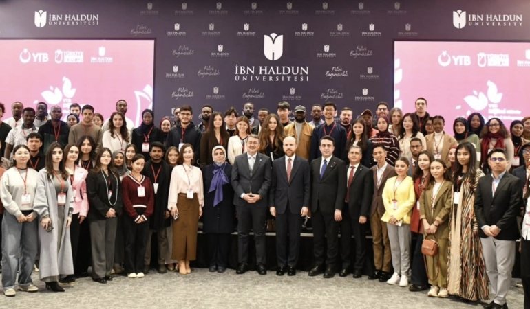 YTB Başkanı Turus, "Dijital Kültür Elçileri" ile Türkiye Bursları'nın Geleceğini Konuştu 9 Screenshot_20260209_212710_Gallery