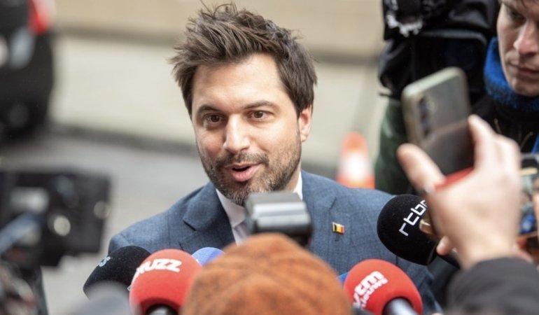 Screenshot_20260214_001635_ChatGPT