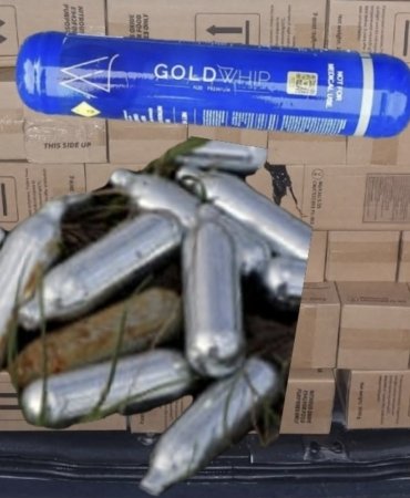 A12’de 300’den Fazla Gülme Gazı Tüpü Ele Geçirildi: Araç 1.100 Kilo Fazla Yüklü Çıktı 5 Screenshot_20260216_001208_Photo Editor