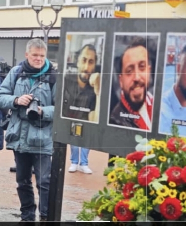 Almanya'nın Hanau'da Karanlık Gecenin 6. Yıldönümü: Frankfurt Başkonsolosu Anma Törenine Katıldı 6 Screenshot_20260220_025148_Photo Editor