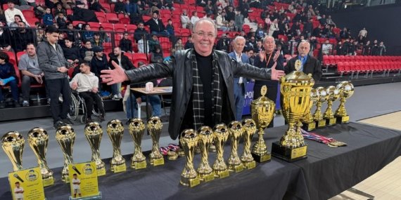 Hollanda Eyüp Ensar için seferber oldu ama Türk fenomenlerden biri bile yoktu!