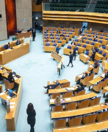 Hollanda Parlamentosu'ndaki Nefret Söylemi İnternetteki Ayrımcılığı Körüklüyor 8 toeslagen_debat_290421066