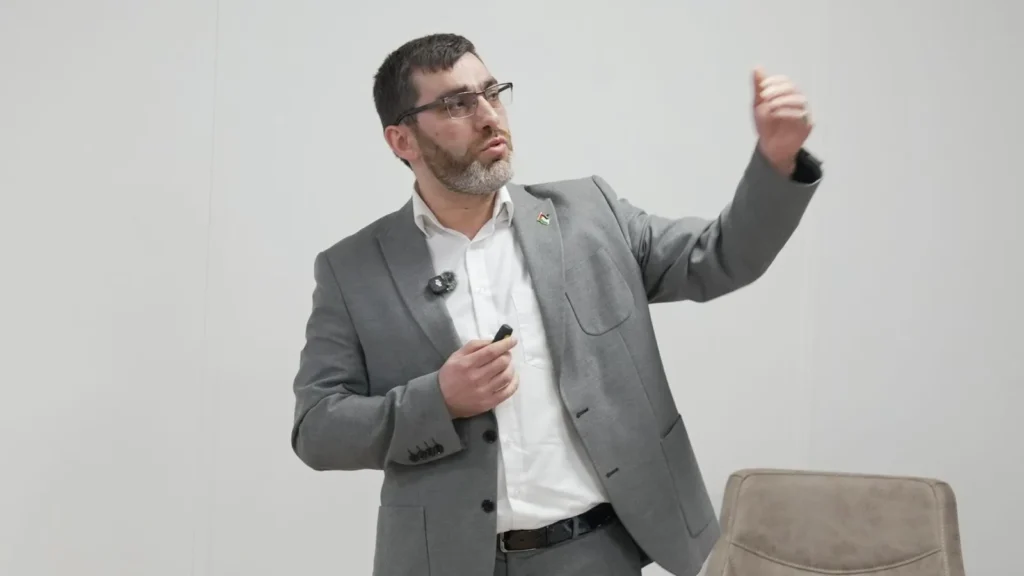 Hollanda Diyanet Vakfı’ndan 2026 Hac Organizasyonu İçin Din Görevlilerine Seminer