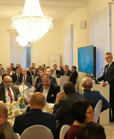 suleymancilar-cemaatinden-kolnde-iftar-abd-var-turkiye-yok-zso1