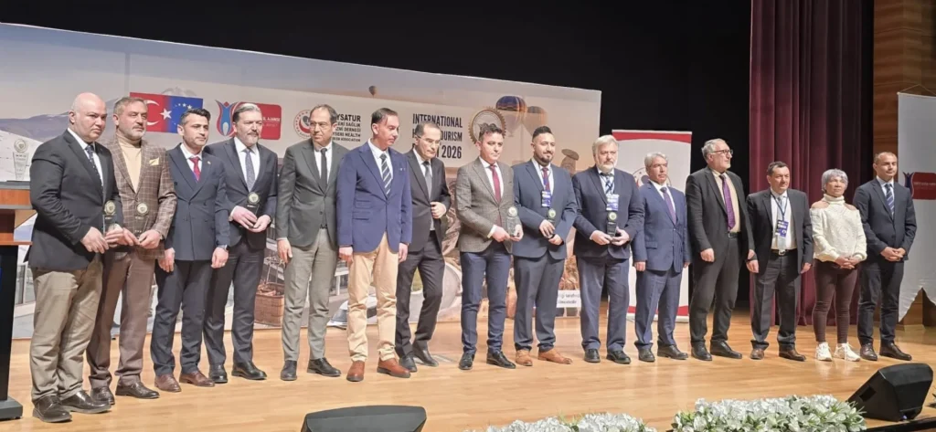 MÜSİAD Hollanda Başkanı Ali Köklü, Kayseri'de Sağlık Turizmi Alanındaki Hizmetleri İçin Onurlandırıldı 4 115309