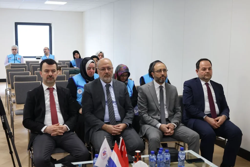 HOLLANDA’DA 2026 HAC ORGANİZASYONU HAZIRLIKLARI: DİN GÖREVLİLERİNE KAPSAMLI SEMİNER 8 119965