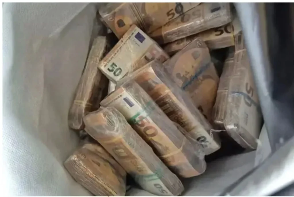 Kapıkule Sınır Kapısı'nda Dev Operasyon: Çikolata Çantasından 220 Bin Euro Çıktı 4 120132