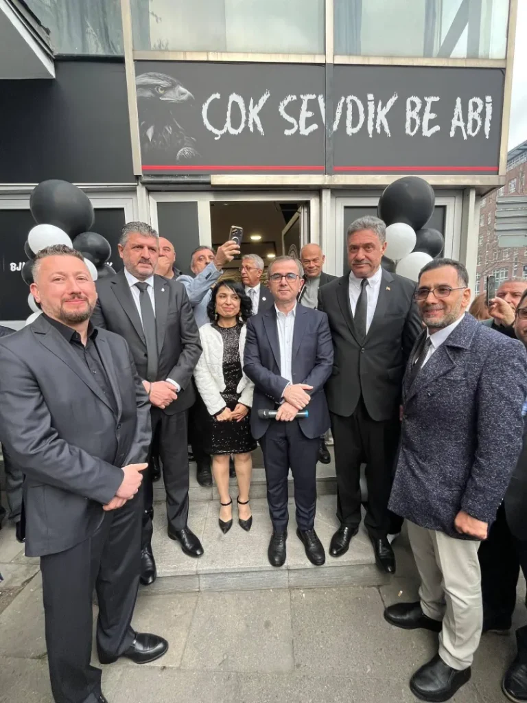 "Aykut Torunoğulları Hannover ve Hamburg'da Dernek Başkanlarıyla Bir Araya Geldi" 12 121332