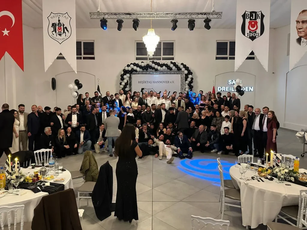 "Aykut Torunoğulları Hannover ve Hamburg'da Dernek Başkanlarıyla Bir Araya Geldi" 7 121339