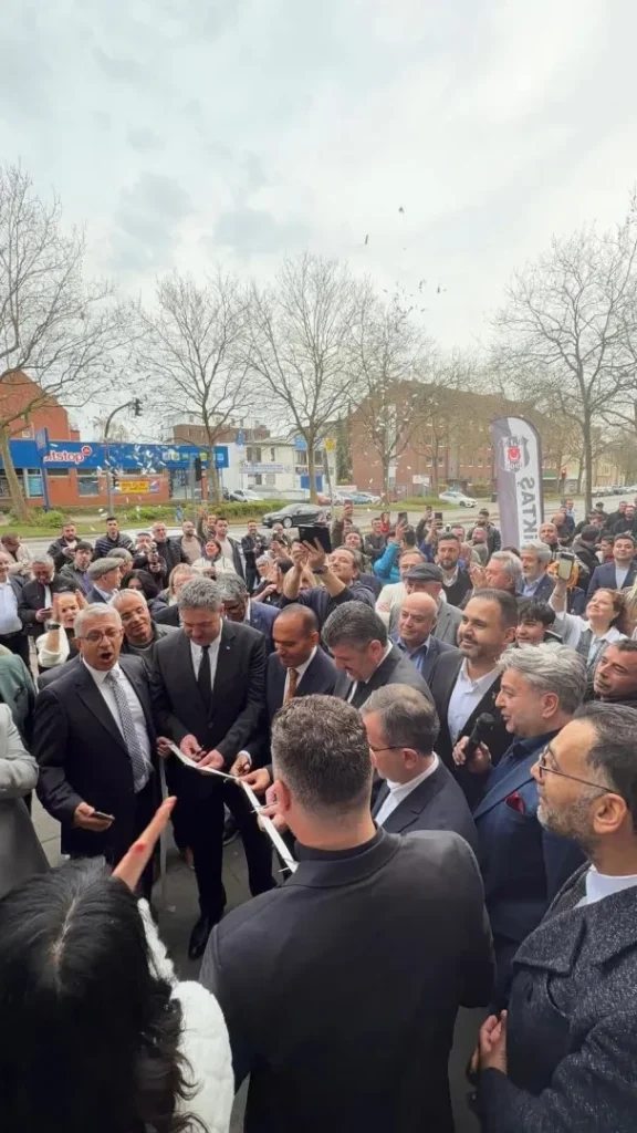 "Aykut Torunoğulları Hannover ve Hamburg'da Dernek Başkanlarıyla Bir Araya Geldi" 1 121341