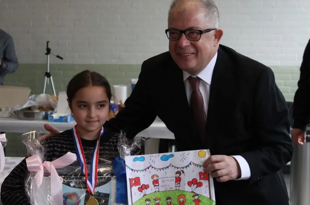 UID Hollanda Zwolle Şubesi, 23 Nisan Bayramını Görkemli Şekilde Kutladı