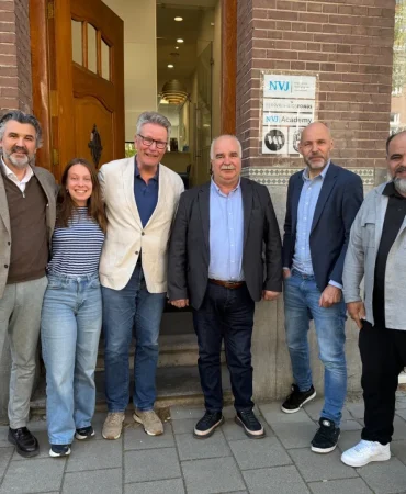 135ab259-b264-442f-9983-a8f05f9b5381