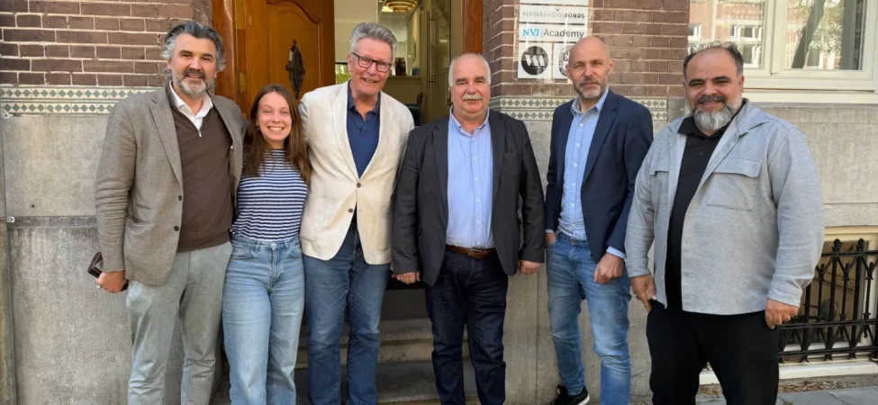 135ab259-b264-442f-9983-a8f05f9b5381