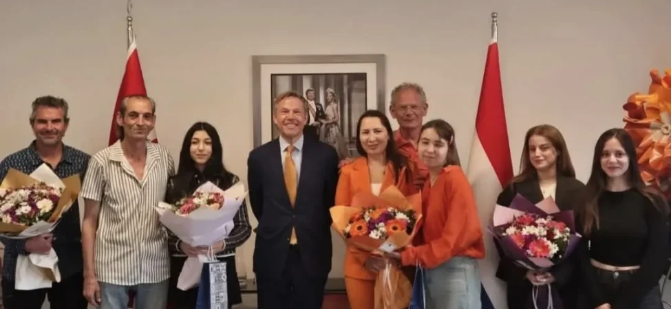 Screenshot_20260418_004036_Facebook