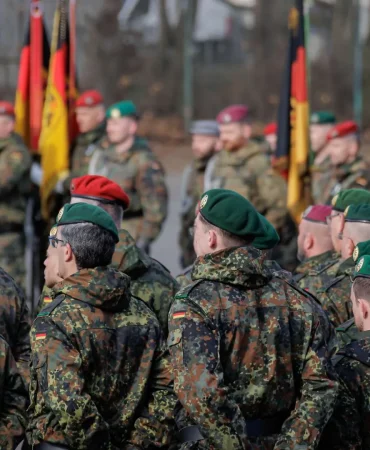 heimatschutz-division-heer-berlin-fahne-appell-1