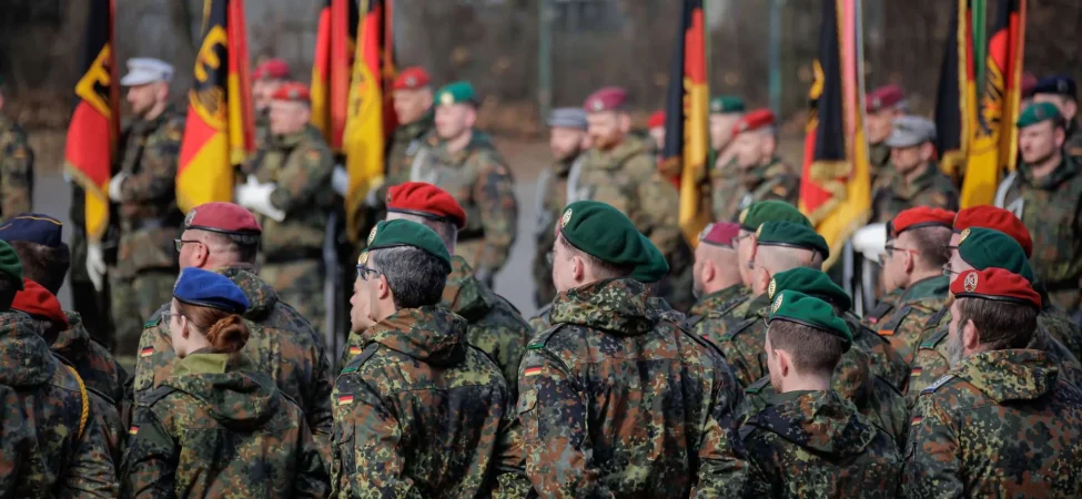 heimatschutz-division-heer-berlin-fahne-appell-1