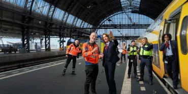 Amsterdam_Tren_İstasyonu
