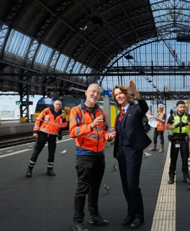 Amsterdam_Tren_İstasyonu