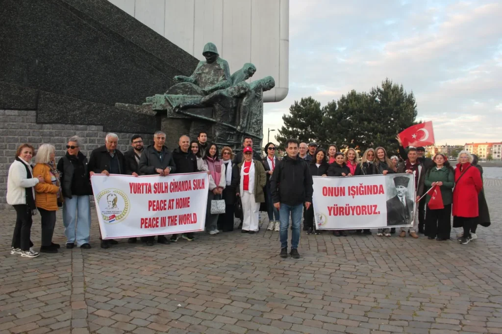 Rotterdam’da 19 Mayıs Yürüyüşü: “Onun Işığında Yürüyoruz” 1 IMG 20260518 WA0054