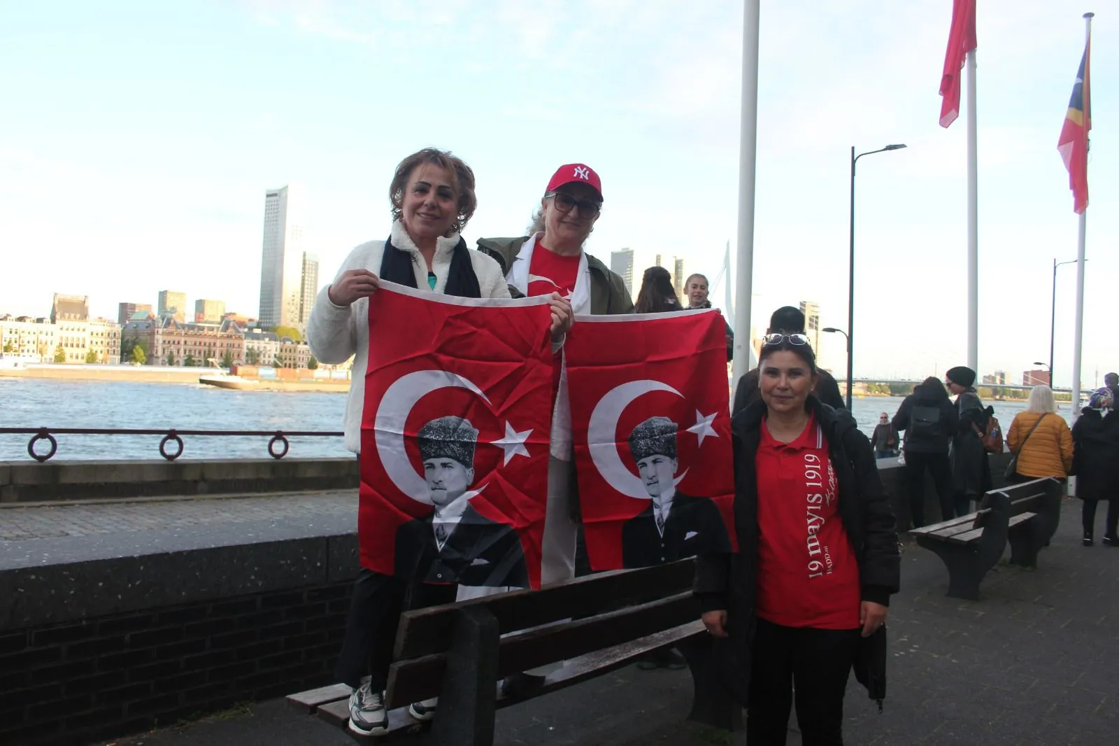 Rotterdam’da 19 Mayıs Yürüyüşü: “Onun Işığında Yürüyoruz” 5 IMG 20260518 WA0056