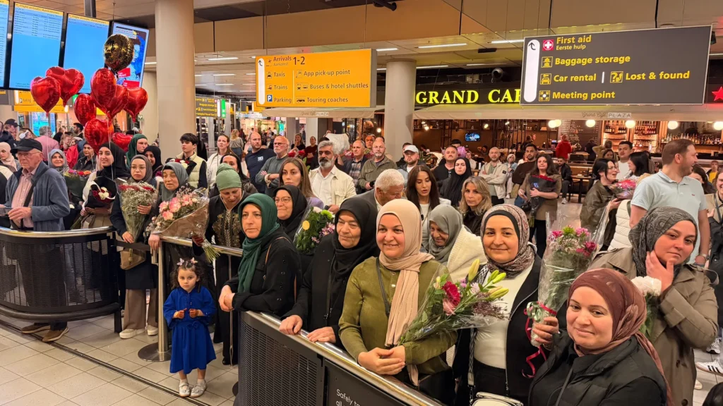 Hollanda’dan Kutsal Topraklara Giden 814 Hacı Dönüş Yaptı 17 177447