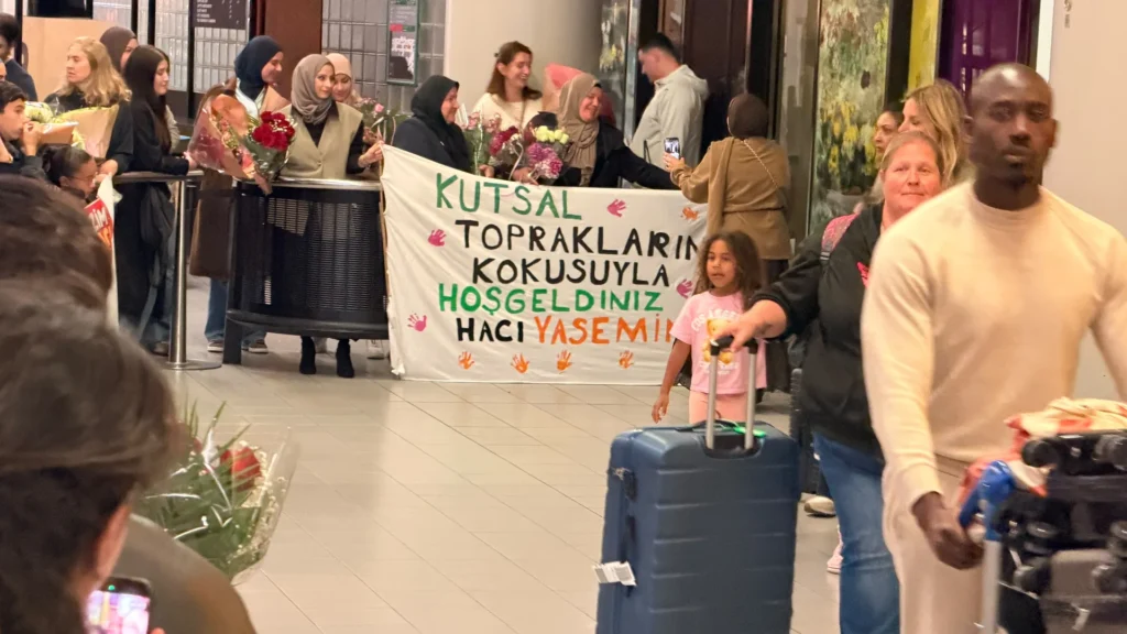 Hollanda’dan Kutsal Topraklara Giden 814 Hacı Dönüş Yaptı 11 177450