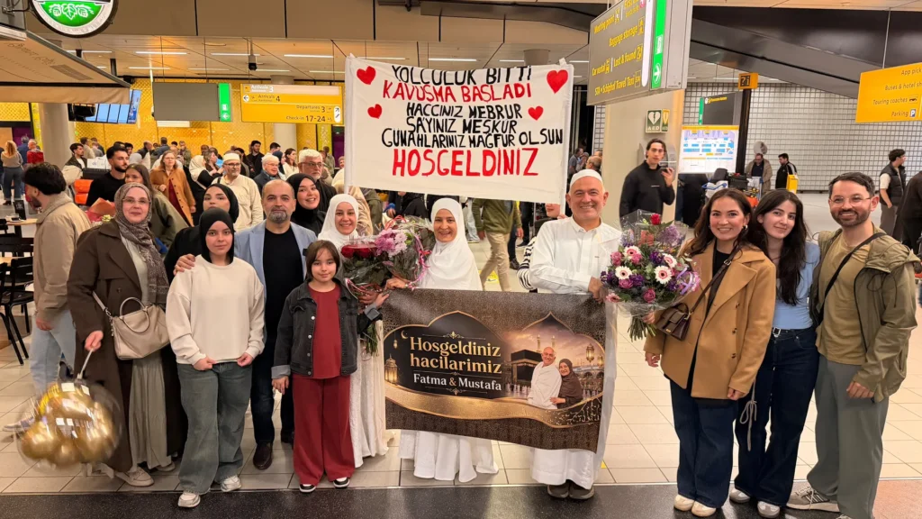 Hollanda’dan Kutsal Topraklara Giden 814 Hacı Dönüş Yaptı 9 177455