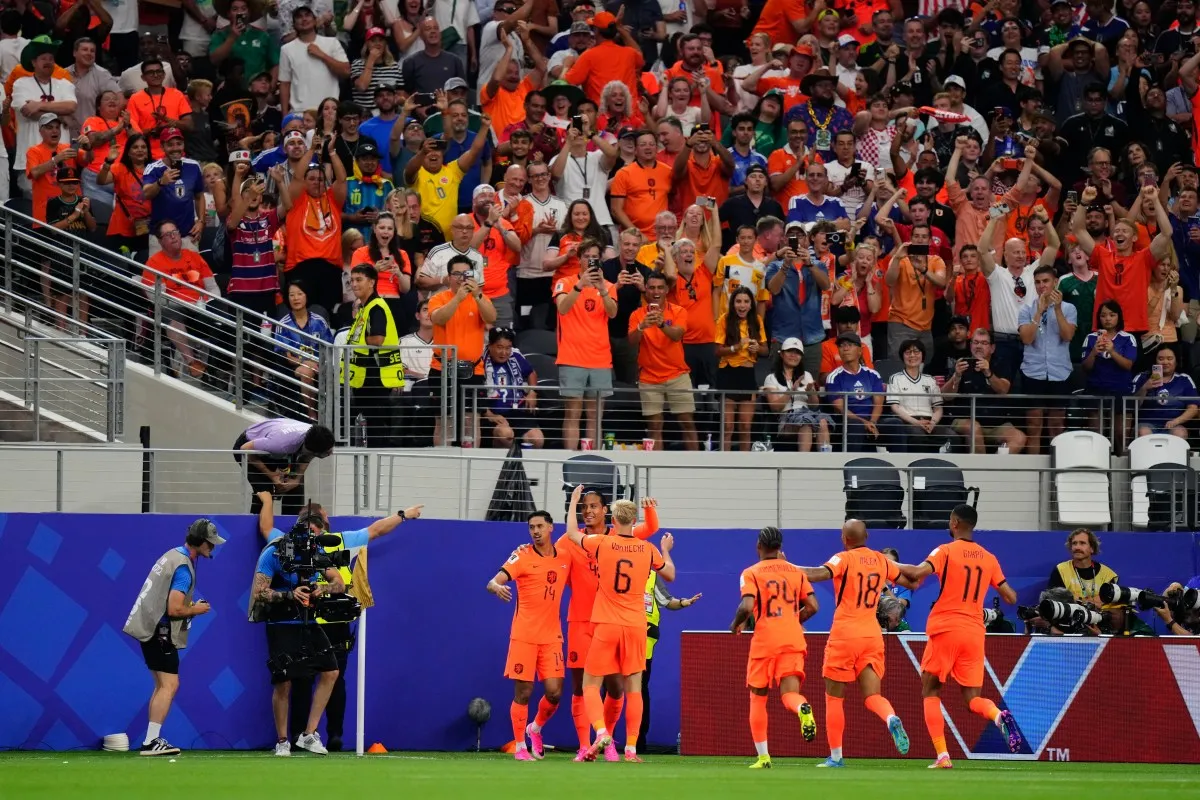 Dünya Kupası ilk maçındaki gol düellosunda Hollanda: 2 Japonya: 2 1 AA 20260614 41674266 41674264 HOLLANDA JAPONYA