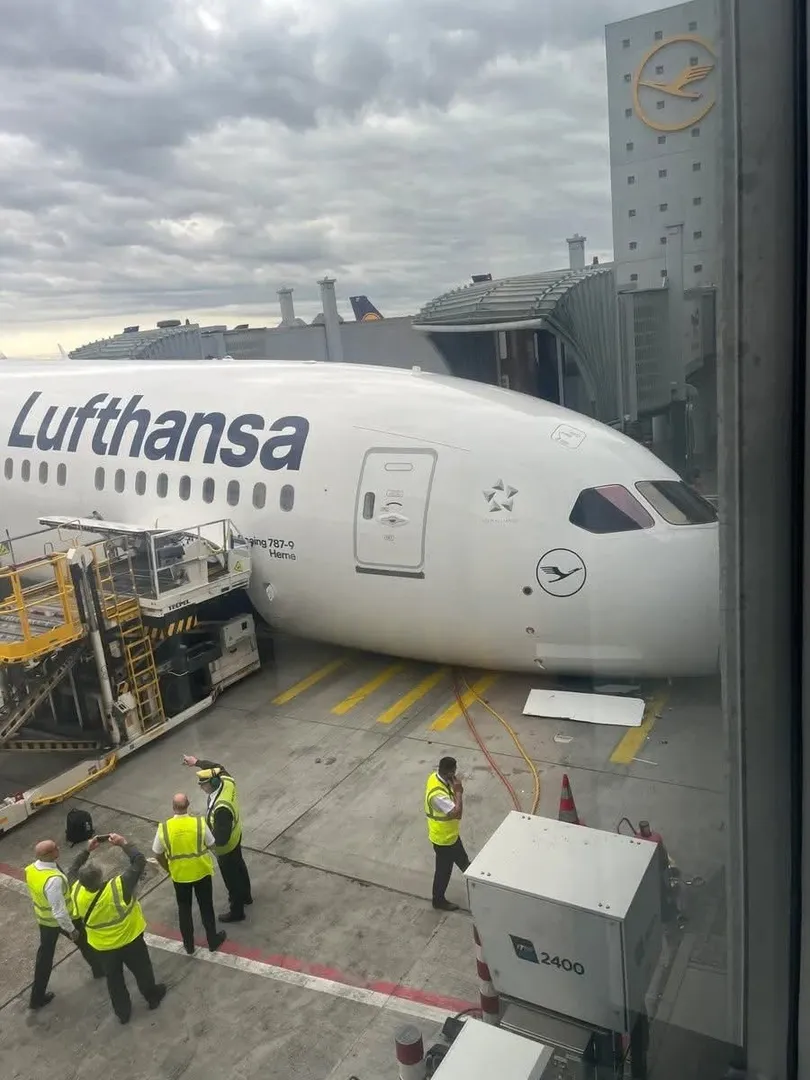 Neredeyse Sıfır Km’lik Lufthansa Uçağı Çöktü: Los Angeles Seferi İptal