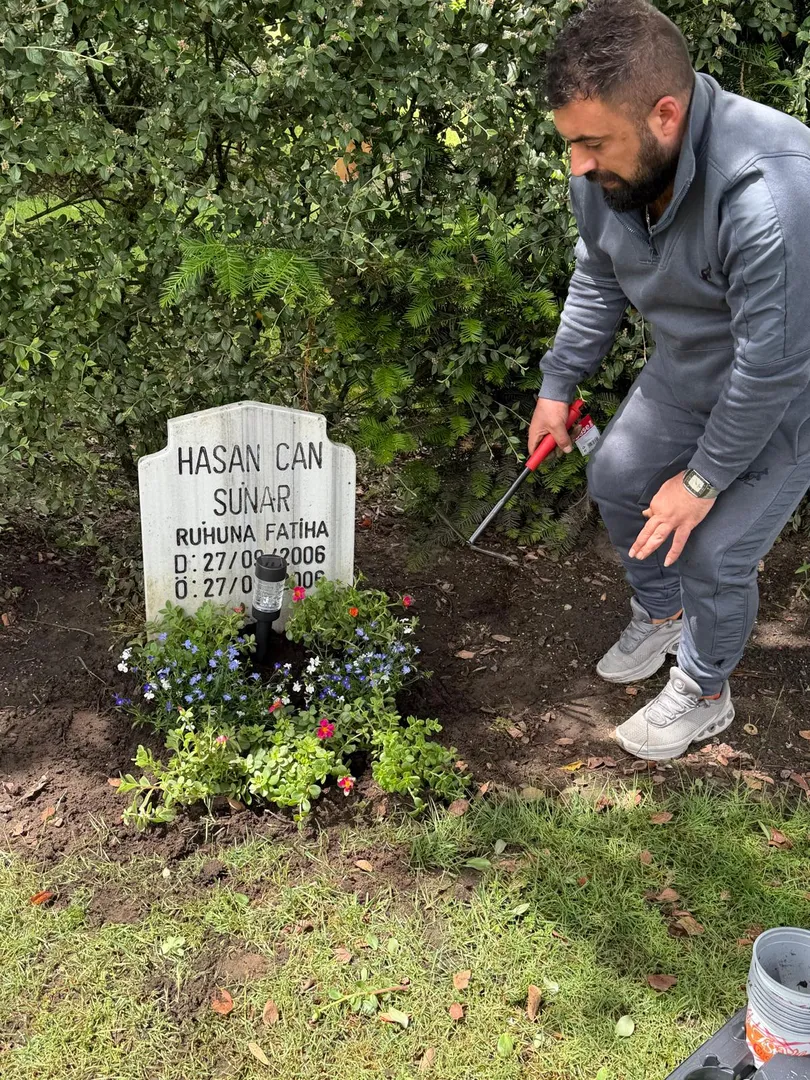 Gurbette Yalnız Kalan Mezara Sahip Çıkıldı: Hasan Can Artık 2046’ya Kadar Huzurda