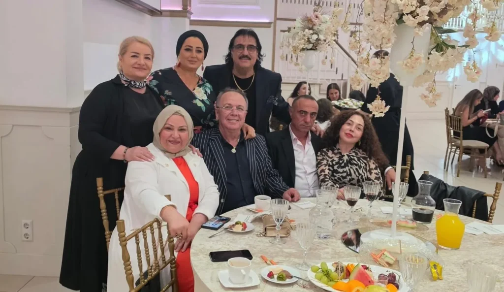 Derya ile Cumhur düğünlerinde mutluluğun resmini çizidler